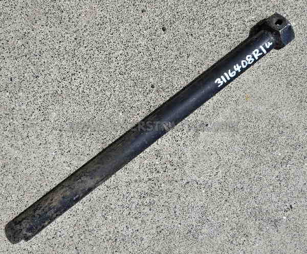Case IH Internationa IH Farmall: 380B, 385, 395, 484, 485, 584, 585, 595, 684, 685, 695, 884, 885, 895, 2400, 2500, Hydro 84 Tie Rod Tube