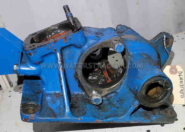 Ford/Nholland 2000, 2100, 2110, 2120, 2150, 2310, 2600, 2610, 2810, 2910, 3000, 3055, 3100, 3110, 3120, 3150, 3330, 3400, 3600, 3610, 3900, 3910, 4000, 4100, 4110, 4140, 4400, 4410, 4600, 4610 Housing, Steering Gear Box