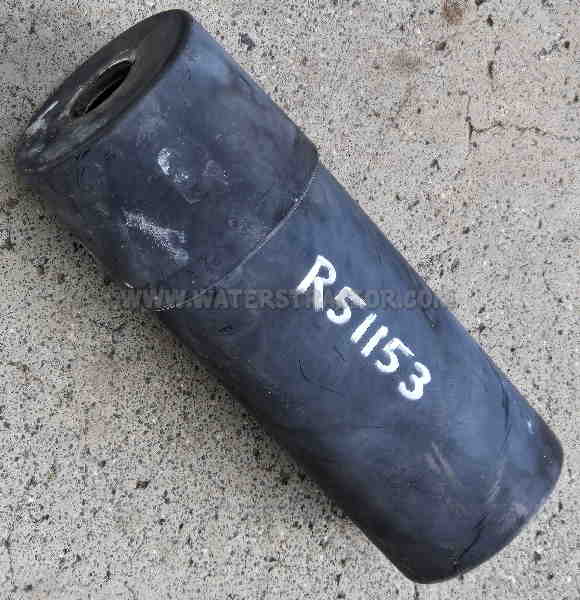 Deere 2040, 2355, 2555, 2755, 4030, 4040, 4050, 4230, 4240, 4250, 4430, 4440, 4450, 4455, 4630, 4640, 4650, 4755, 4840, 4850, 4955 Sleeve, Steering Column