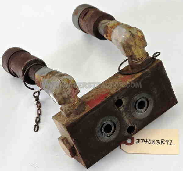 Case IH Internationa IH Farmall: 424, 544, 606, 656, 706, 806, 1206, 1256, 4100, 4166 Check Valve, Double Acting