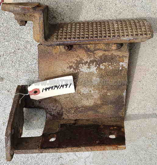 Bracket Assy, Right Front Step and Foot Rest
