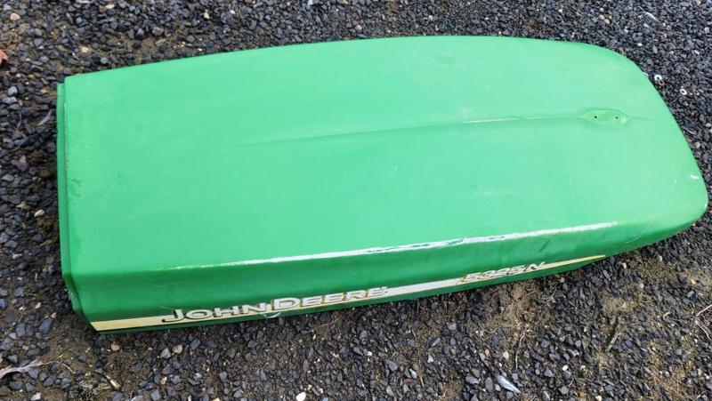John Deere Hood, Top Panel