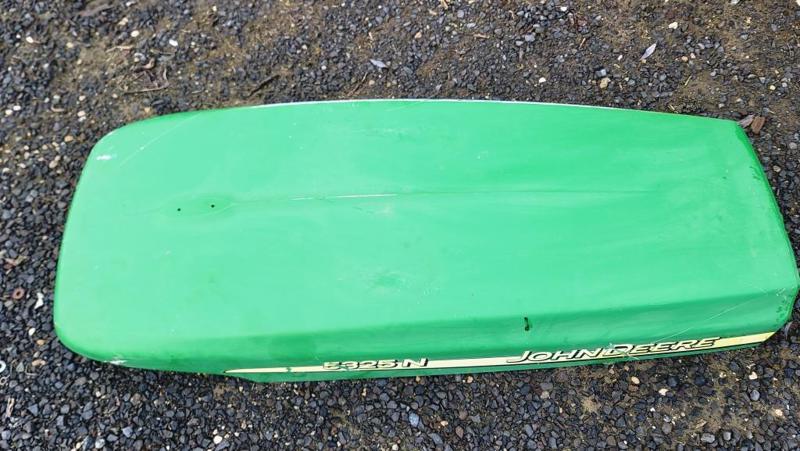 John Deere Hood, Top Panel