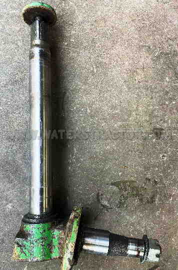 John Deere Spindle, Front, Rh/lh