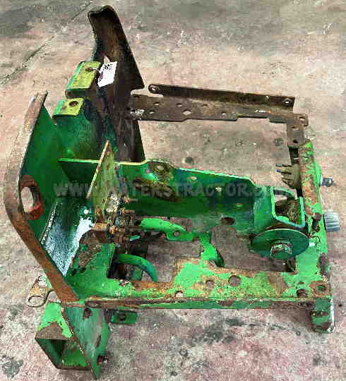 John Deere Support, Lower Panel