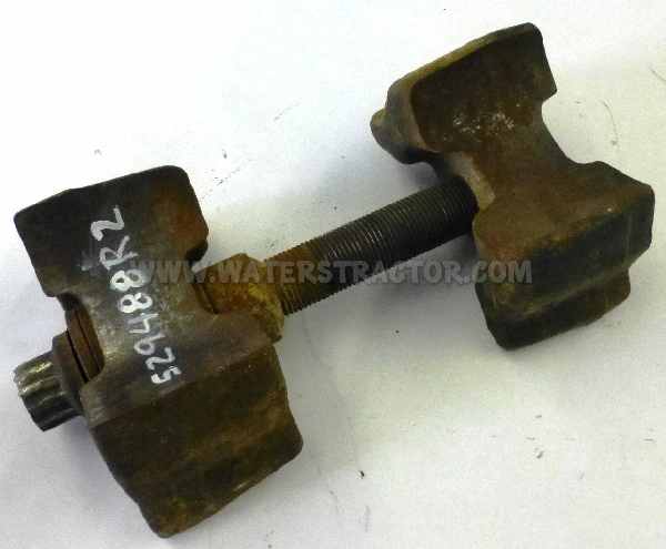 Case IH Internationa Wedge Lock Kit, Rear Wheel